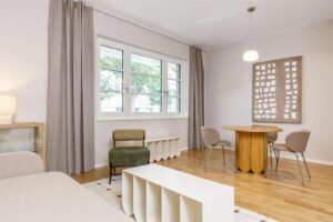 Wohn und Schlafzimmer